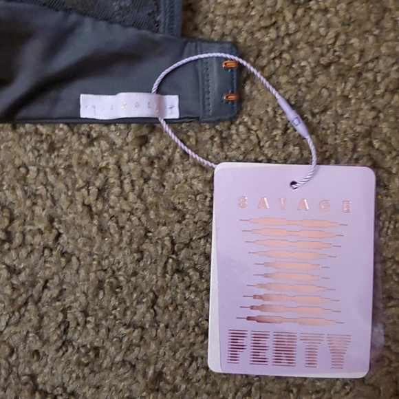 3/$15 Savage Fenty Floral Lace Convertible Bra 32D - Picture 5 of 7